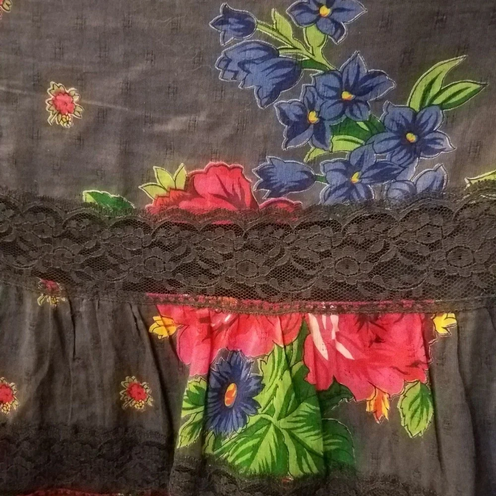 NEW / Vintage Y2K  FREE PEOPLE Low Hip Lace/ Pom FLORAL skirt Sz4 BOHO CHIC